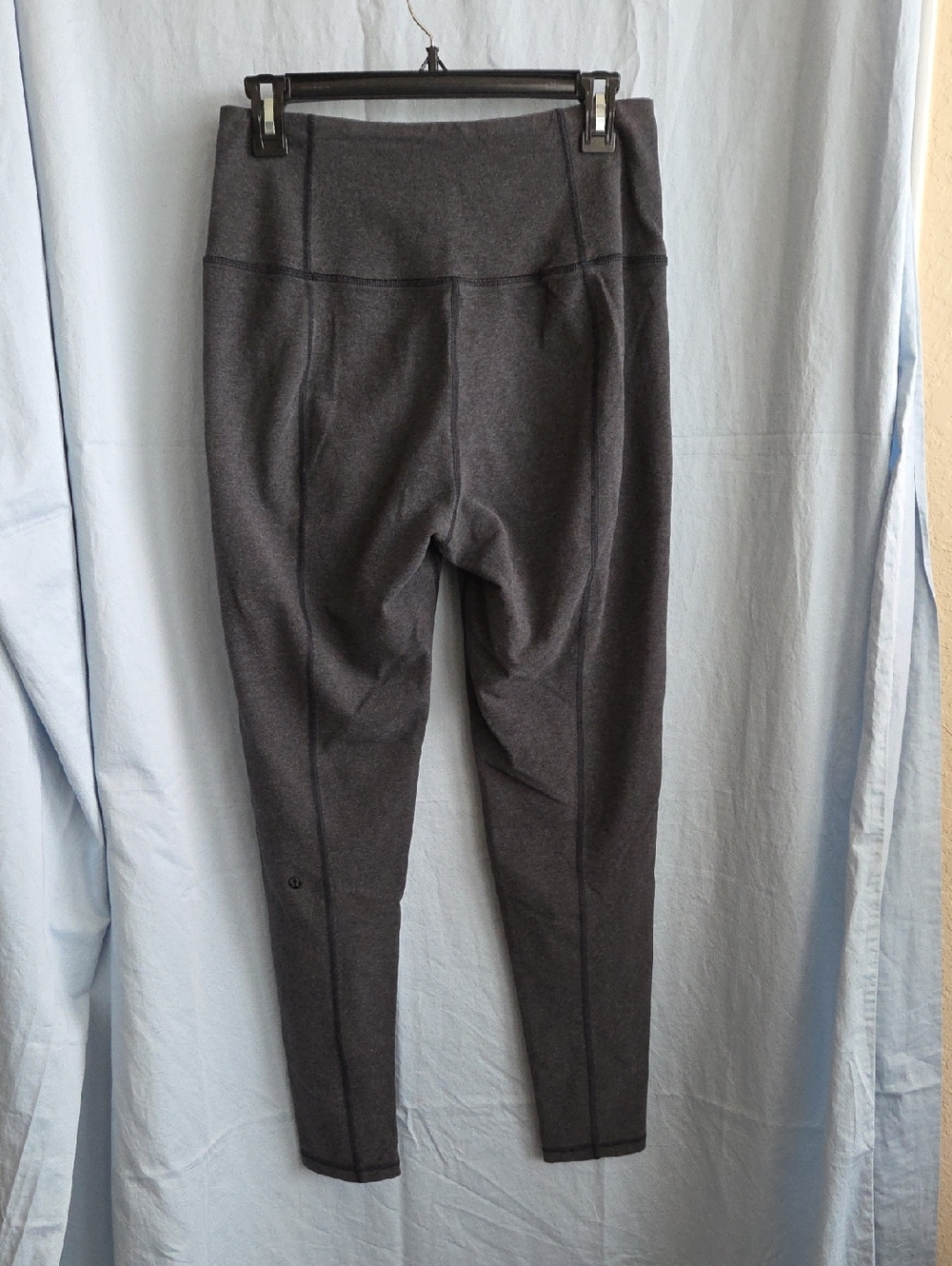 G485. Lululemon Atman Pant in Heathered Black - Size 6